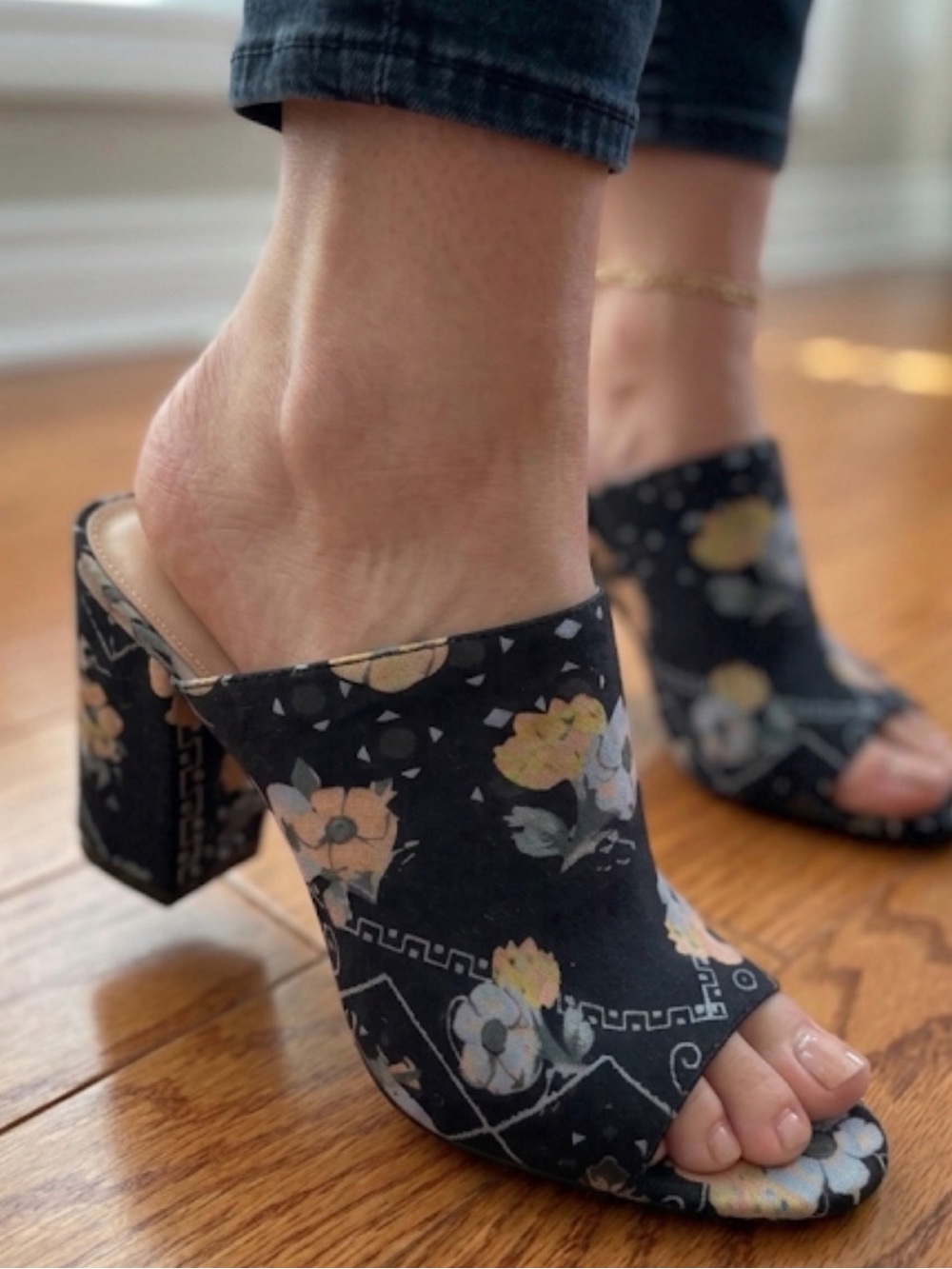 Avec Les Filles Black Floral Open-Toe Mule Heels